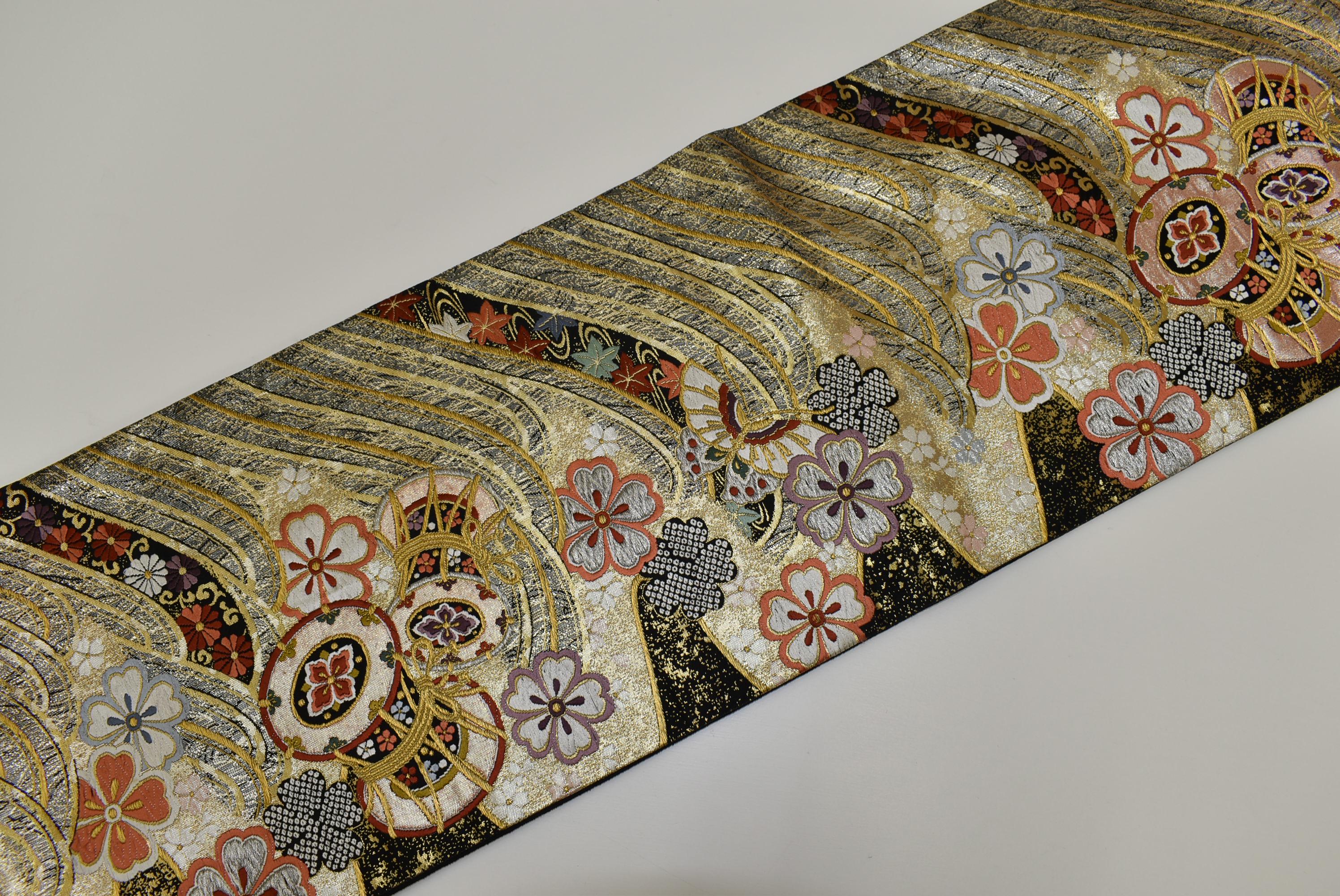 アンティークお買い得❗着物帯(袋帯) Y77 ヴィンテージ シルク 着物 帯 袋帯 金彩 刺繍 / 唐織 波 桜