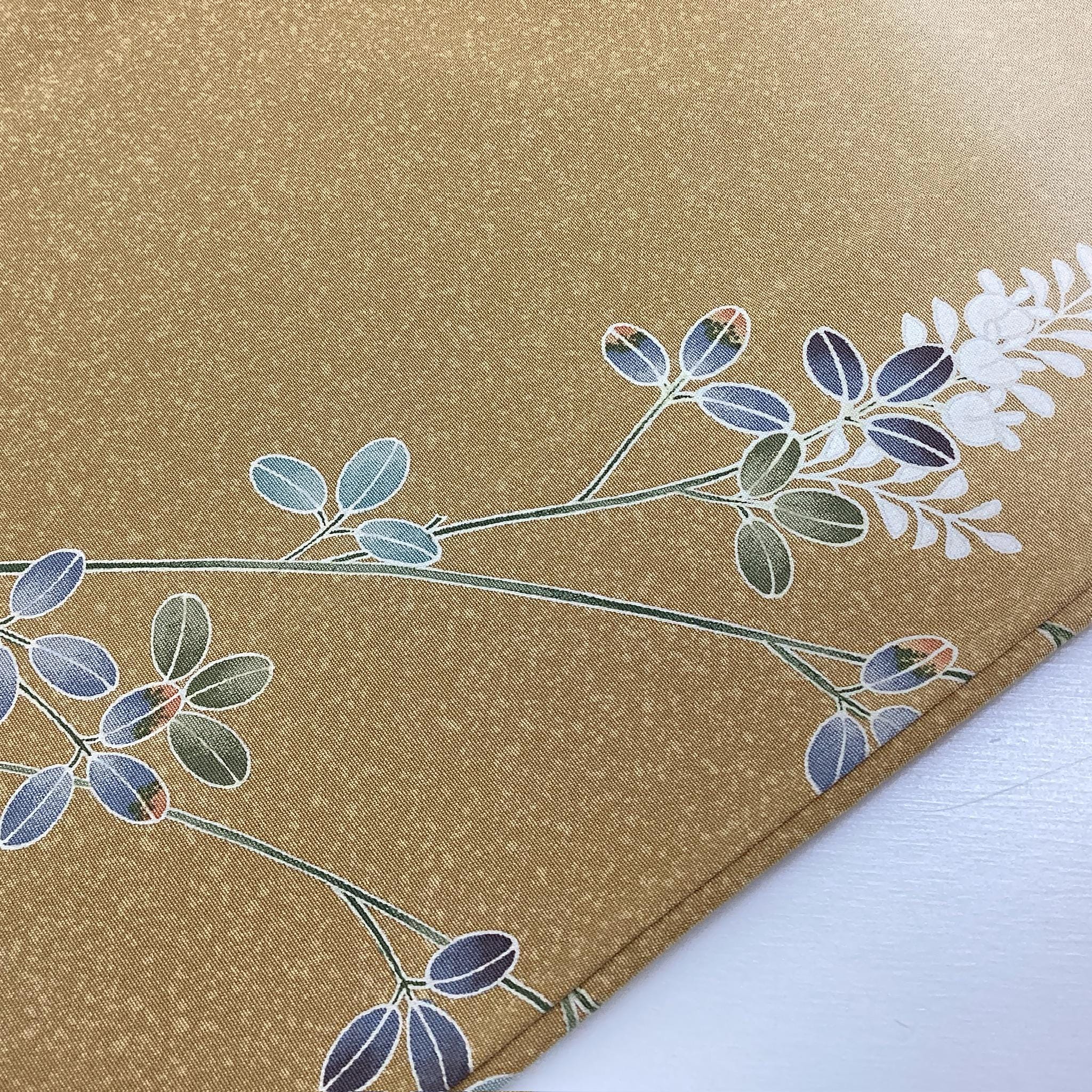 蘭*様 蟷螂子　COLORS K376 Vintage Silk Wedding Kimono (homongi) : Light Brown