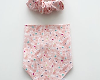 Hidden Paradise, slip on collar style dog bandana