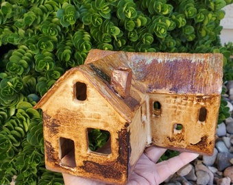 Prairie Mountain Cabin : a hand built ceramic house