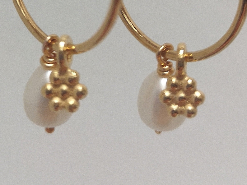 Creoles plated gold freshwater beads and drop