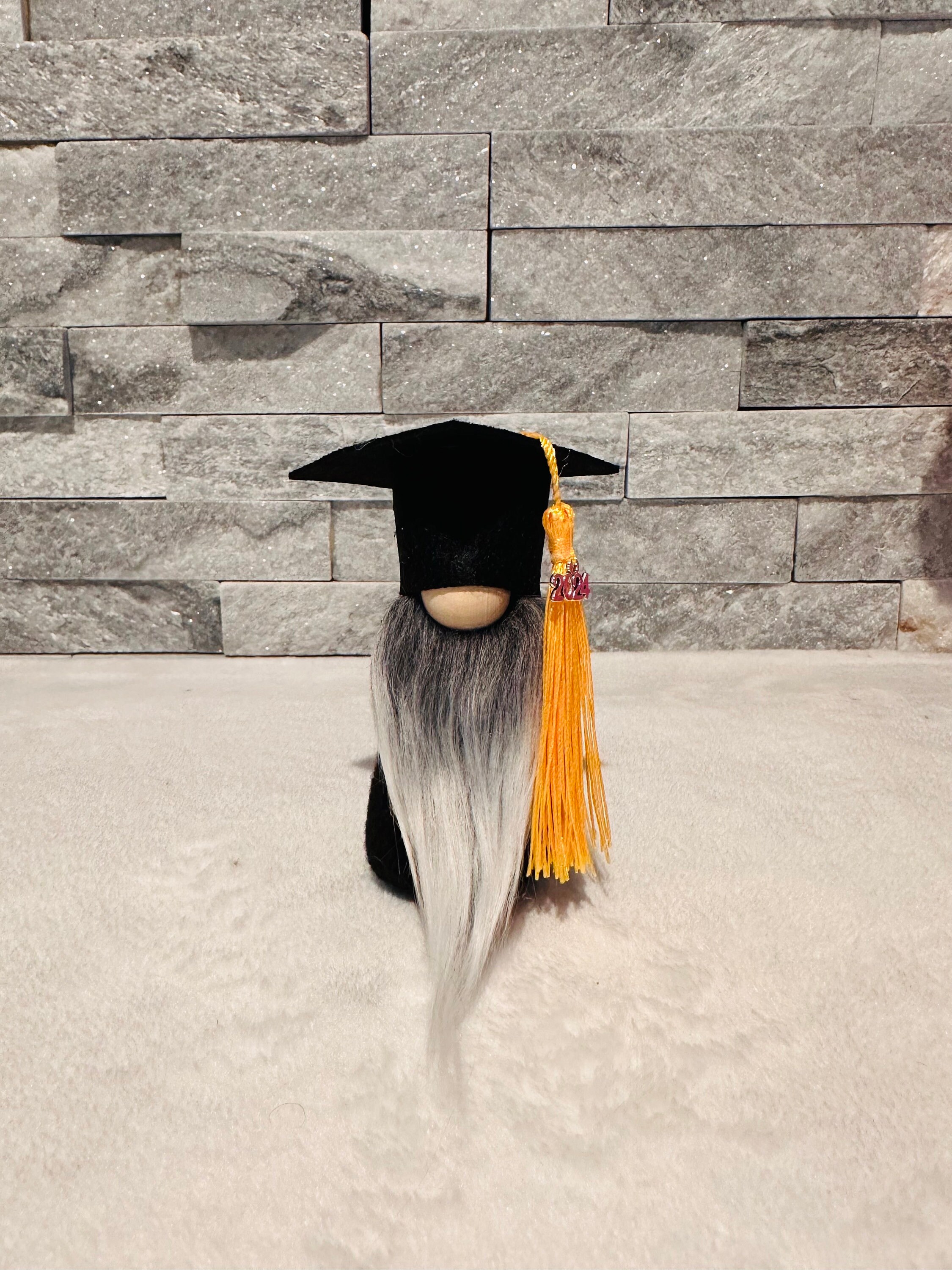 2024 Afstudeerkabouter • 2024 Grad Gnome • Afstudeercadeau • Afstuderen Gelaagd Dienblad Decor • Mini Kabouter • Gelaagd Dienblad Decor • Kabouter Cadeau
