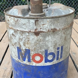 Vintage Mobil 5 Gallon Oil Can Pegasus Logo Gas & Oil Collectible