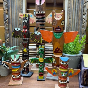 Vintage wooden totem pole collection, lot of 6 various sizes