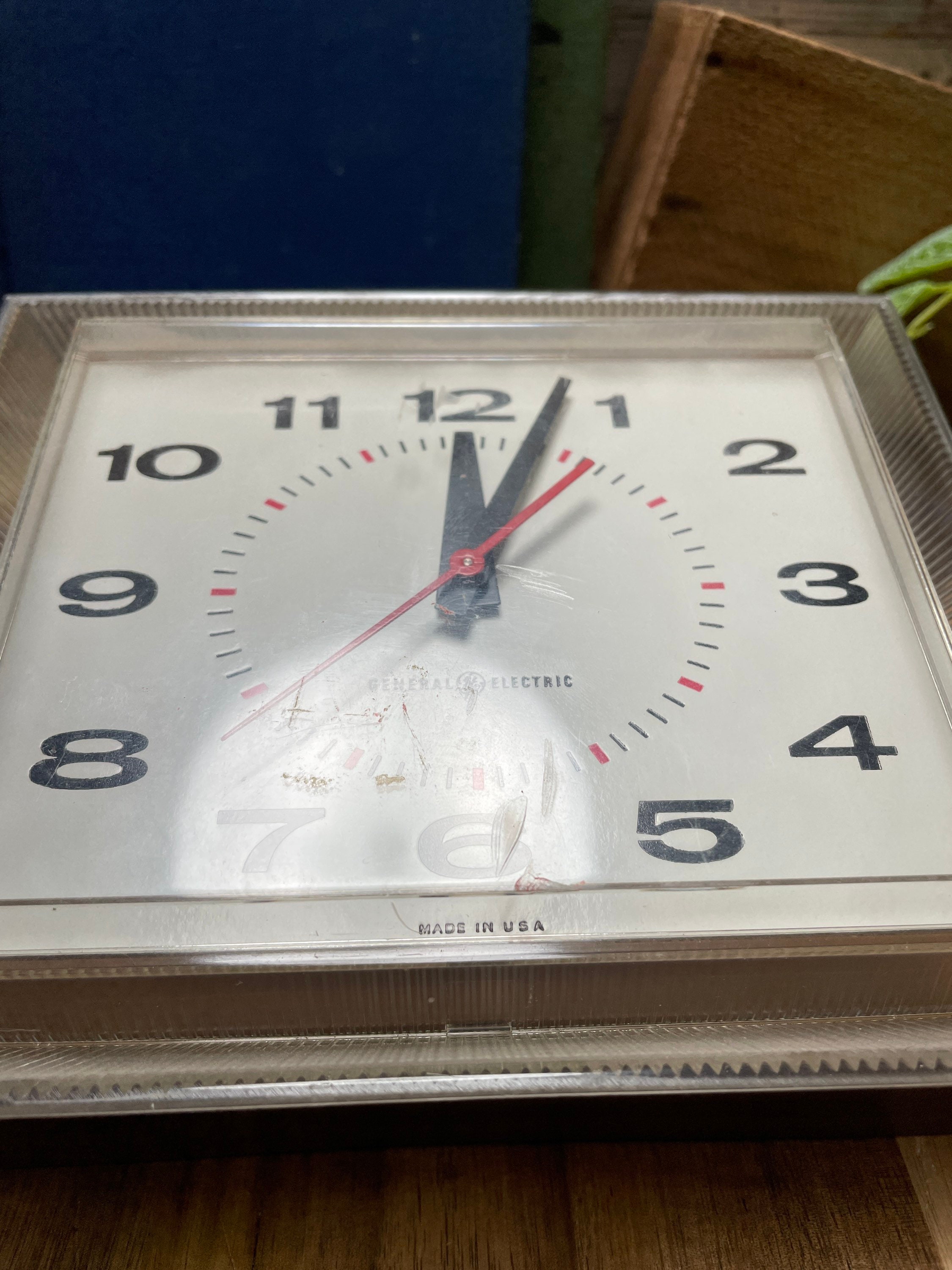 Vintage General Electric Plastic Plugin Wall Clock Etsy