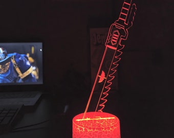 Space Warrior Chainsword RGB LED-lampa, kan ändras i olika positioner - USB- eller batteridriven