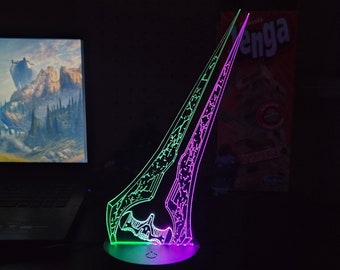 Halo Energy Sword-inspirerad RGB LED-lampa, kan ändras i olika positioner - USB- eller batteridriven