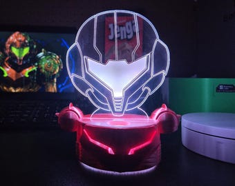 Metroid Samus Hjälminspirerad RGB LED-lampa - USB/Batteridriven