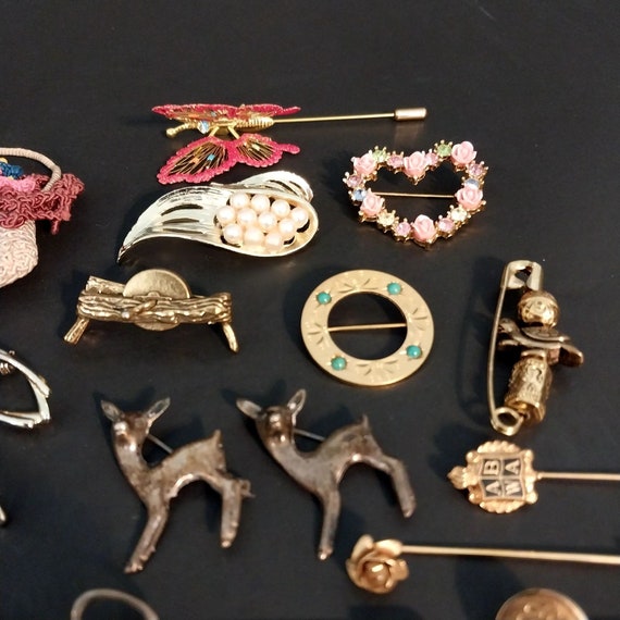 Vintage Brooch and Pin Lot 20+ - image 4
