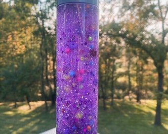 Botella sensorial morada para niños / Frasco calmante con purpurina / Juguete Montessori / Herramienta calmante para niños pequeños, aula o regalo de terapia