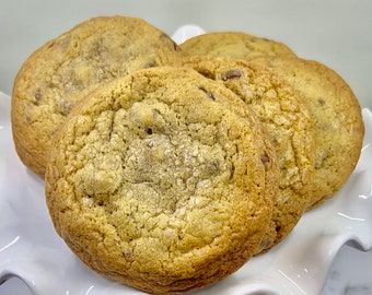 JUMBO Chocolate Chip Cookies (3 oz) Cookie