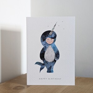 Tarjeta ilustrada de cumpleaños para niños Narwhal