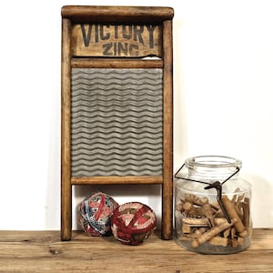 Zinc Washboard 1930s – Victory Brand Montreal – Primitive Farmhouse Laundry Room Decor
