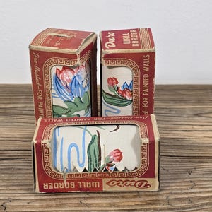 Bordure de papier peint vintage en Duro des années 40 - Imprimé floral nénuphar, 36 pieds au total 12 pieds par boîte - Bordure murale Art Déco Mid-Century