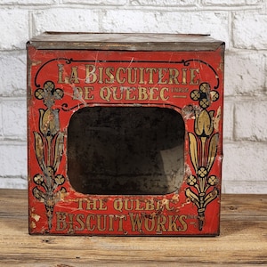 Rare Early 1900s Quebec Advertising Tin – La Biscuiterie de Québec Litho Counter Display with Glass – French Canadian Industrial History
