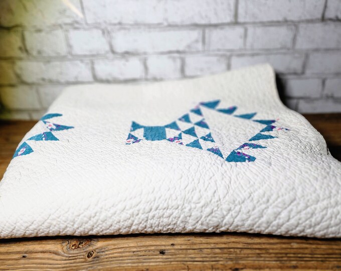 Antique Vintage Basket Quilt cakestand Quilt Green Baskets. This Estate