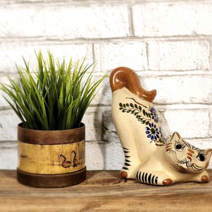 Gatto in ceramica di Tonala Folk Art – Figurina di gatto vintage che si allunga – Argilla messicana dipinta a mano – Firmata E. Coral Mexico
