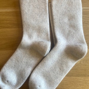 1 pair of 100% cashmere, luxurious Mongolian cashmere bed socks, soft and warm, luxury relaxation, pure cashmere