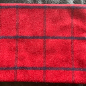 100% cashmere scarf, warm and delicate, red