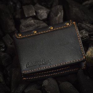 Cartera de cuero hecha a mano para hombres / Cartera plegable de cuero de grano alto / Elegante, duradera y con estilo con tarjetero / Correa para tirar de la tarjeta