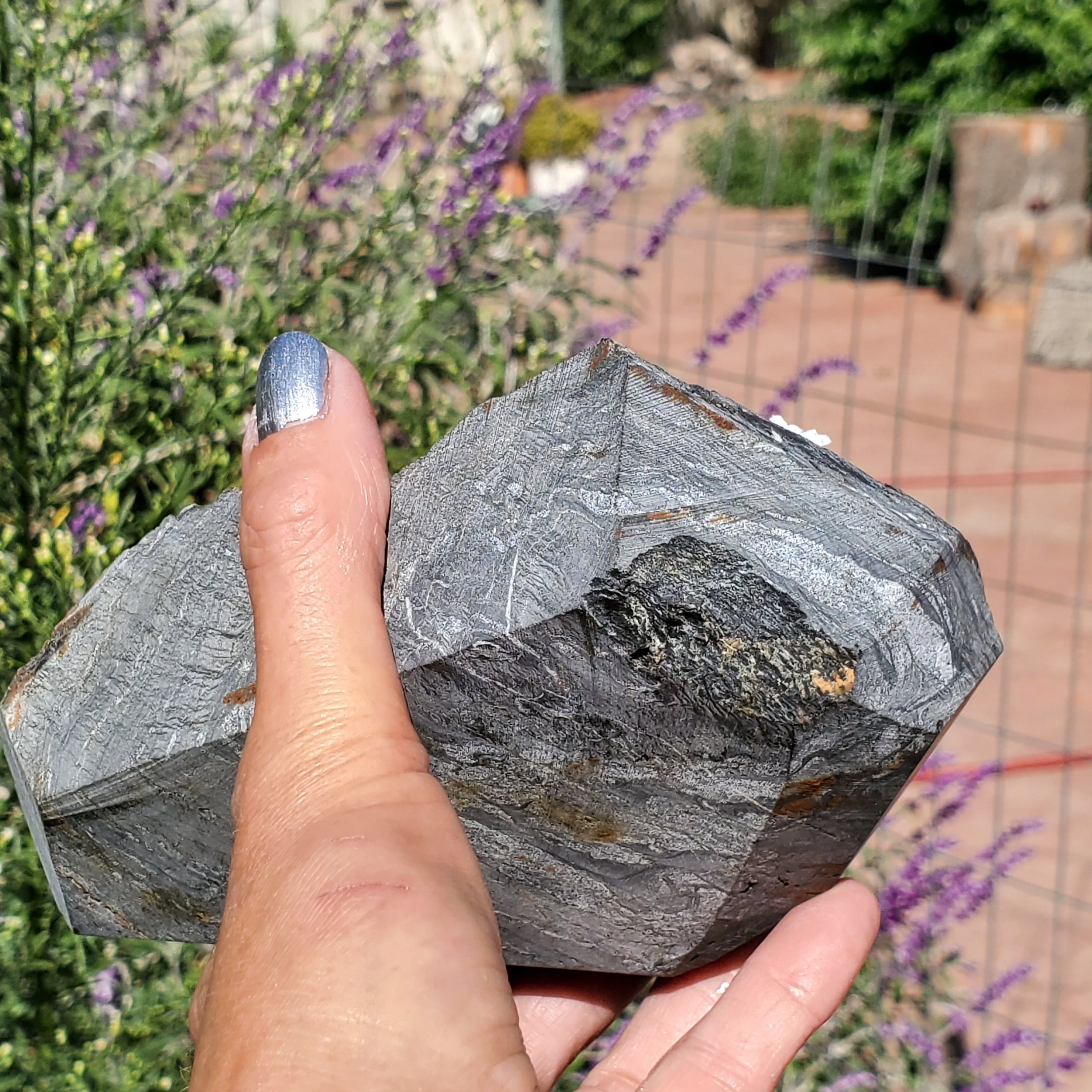 マトリックス上の大きなアラゴナイトソフトブルーキャビネット標本