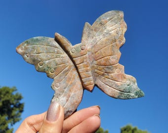 【超希少】モスアゲート、水晶、共生彫刻 モスアゲートクリスタルの蝶とピンクの手彫りの置物 200グラム - Etsy 日本