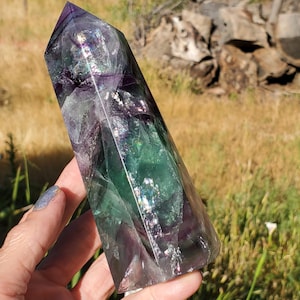 Snöflinga Fluorit Flashy Rainbow Feather Crystal Tower Point 492 gram