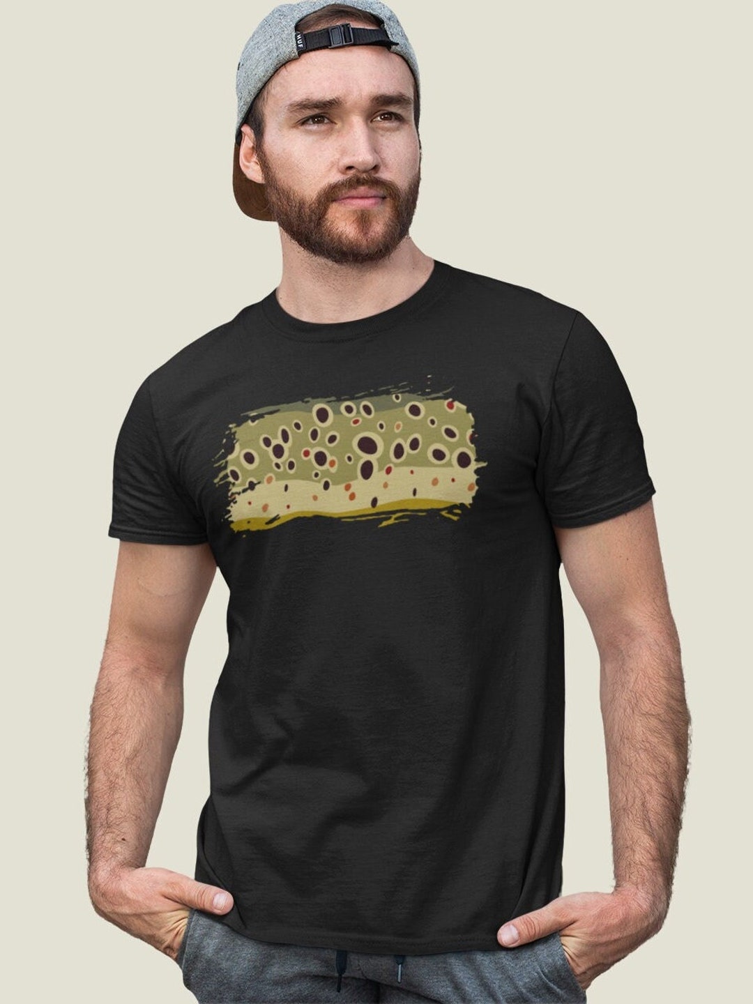 Maglietta con pelle di trota fario pesce con pennellate di