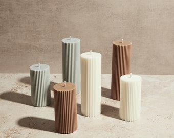 Vela Pilar Grande com Textura Canelada | Cera de Soja | Feita à Mão | Decoração Estilo Boticário | Velas para Casamento | Presente