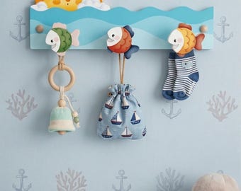 Ręcznie malowany wieszak ścienny z motywem oceanu: wieszak na ryby do pokoju dziecięcego