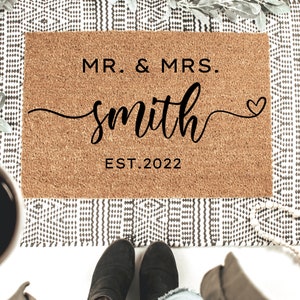 Mr & Mrs Doormat,Last Name Doormat,Custom Wedding gift,Wedding Gift, Personalized Doormat, Custom doormat, Gift for couples,Anniversary Gift