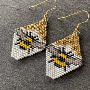Beaded Bee Earring, Honey Bee Earring, Bee lover Jewelry, Geometric Bee, Handwoven Bee Earring, Nature Inspired Earring, Garden Gift