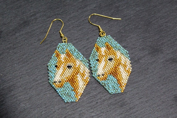 Horse Earring, Beaded Horse earring, Horse girl earring, Horse head, southwest earring, western earring, cowgirl earring