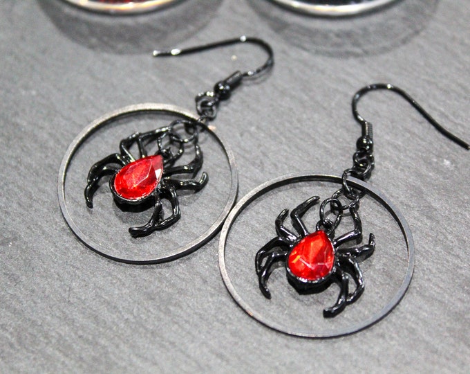 Black widow spider earrings, gothic spider earrings, halloween earrings, spooky season earrings