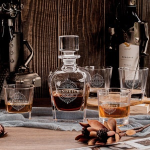 Engraved Whiskey Decanter Set with 4  Scotch Glasses - Carafe, Personalised Custom Premium Whisky Birthday, Groomsmen, Bar Gift for Dad/ Him