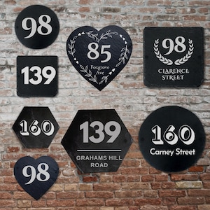 Placa de número de puerta de pizarra personalizada / Signo de nombre de la casa / Placa de carbón Puerta grabada personalizada / Señalización de granja rústica / Regalo de calentamiento de la casa