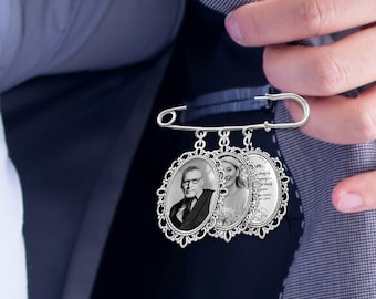 Foto personalizzata e messaggio commemorativo Spilla da bavero/fermacravatta, ciondolo bouquet da sposa, ciondolo spilla vintage, regalo ricordo matrimonio celeste