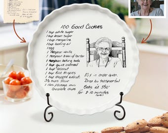 Biała porcelanowa okrągła blacha do pieczenia z grawerowanym przepisem i zdjęciem, spersonalizowany portretowy talerz do tarty i quiche, pamiątka kuchenna dla babci