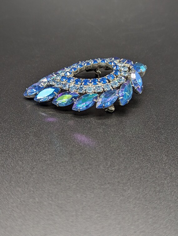 Sarah Coventry iconic Blue Lagoon Rhinestone Broo… - image 4