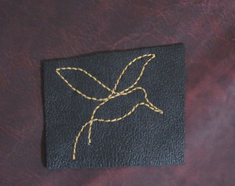 Dekoratives Vogel-Stichmuster zum Personalisieren Ihrer Ledertaschen, Geldbörsen ....