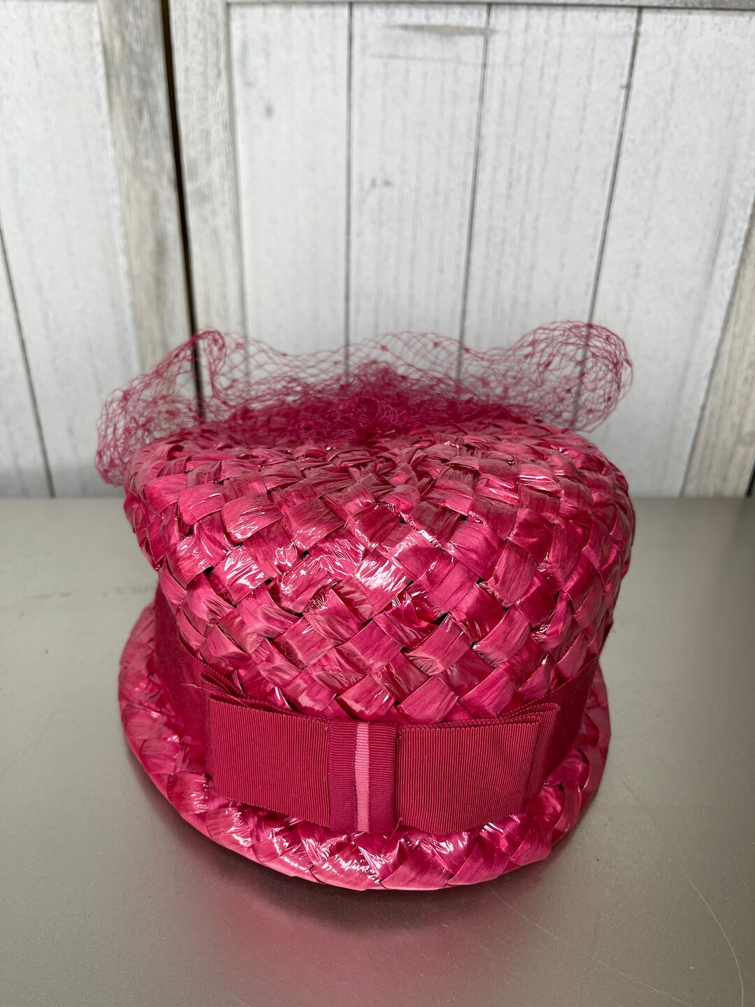 Vintage Bright Pink Raffia Staw Basket Weave Ladies Cloche  display picture 1