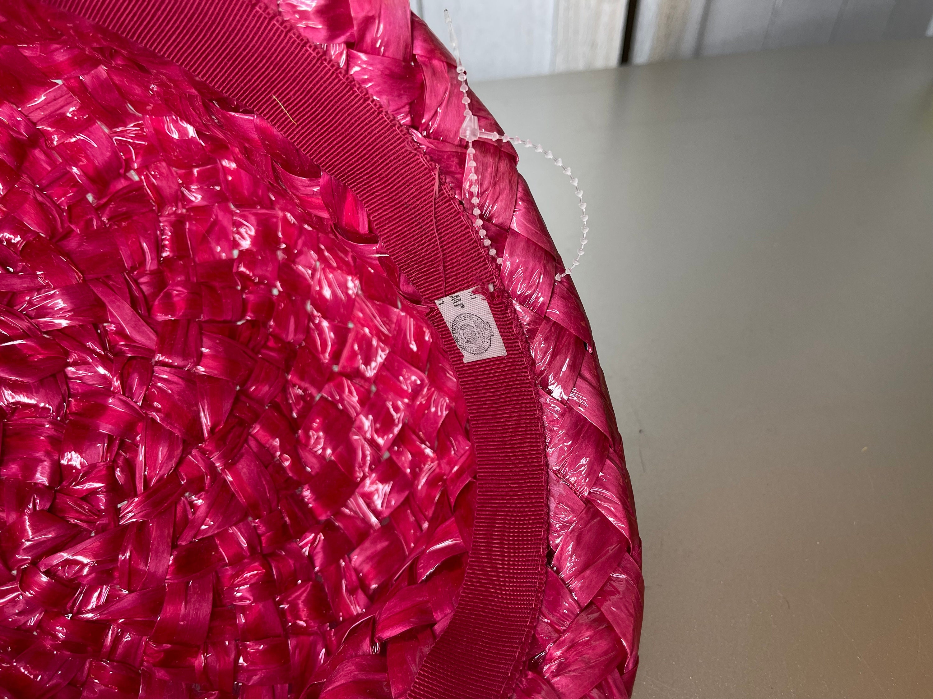 Vintage Bright Pink Raffia Staw Basket Weave Ladies Cloche 