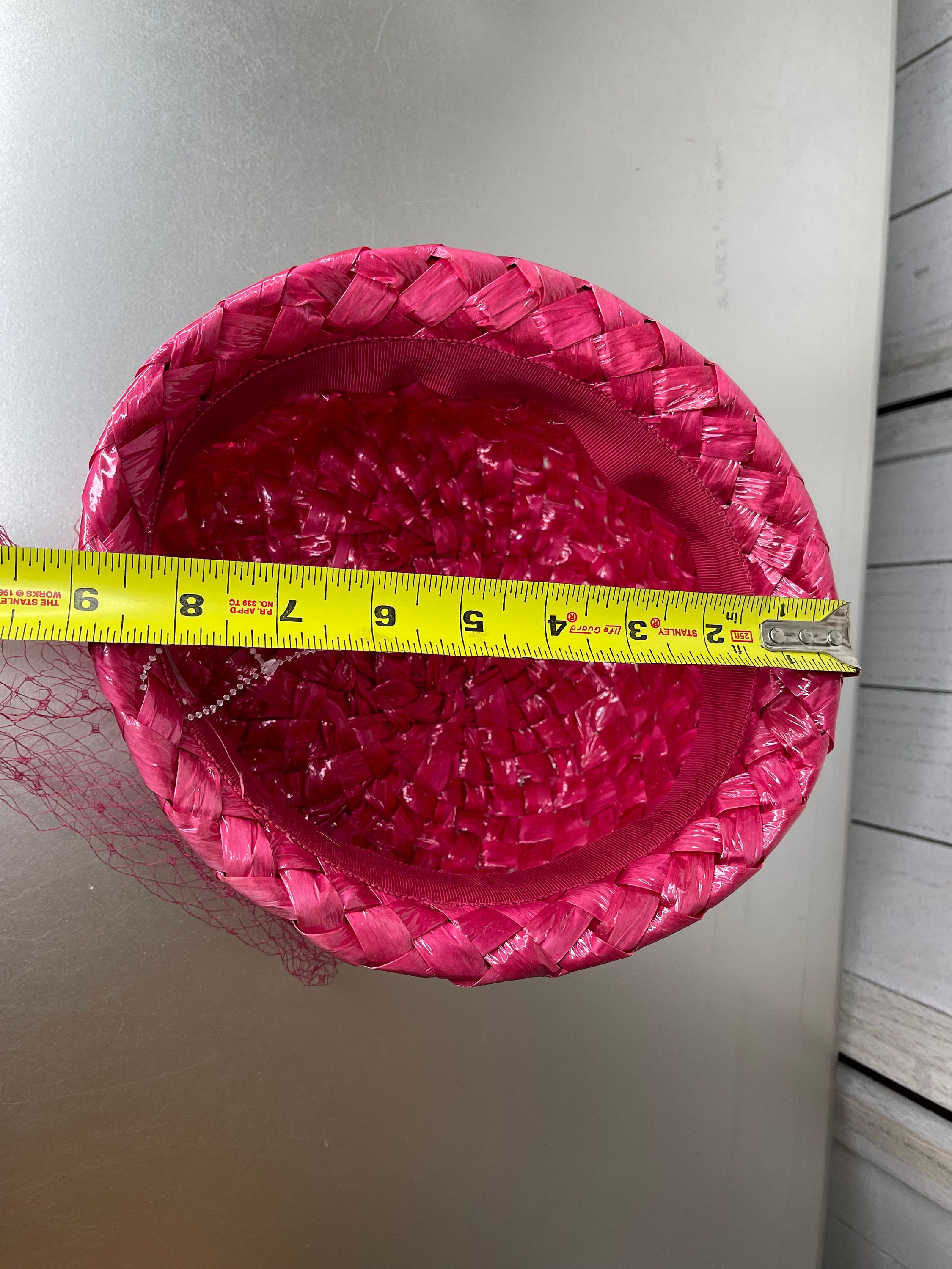 Vintage Bright Pink Raffia Staw basket weave Ladies Cloche Bucket Hat Vintage Bright Pink Raffia Staw Basket Weave Ladies Cloche  main image 3