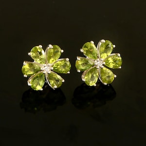 Natural Peridot Flower Studs Earring-Pear Cut Peridot-Peridot Earring-925 Sterling Silver-November Birthstone-Unique Peridot Studs