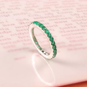 Natural Zambian Emerald Band Ring-Round Cut-925 Sterling Silver-Wedding Band Ring-Vivid Green Emerald-May Birthstone Ring-Eternity Band Ring