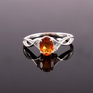 Naturlig citrinring - oval slipning - 925 sterlingsilver - korsring - novembers födelsesten -