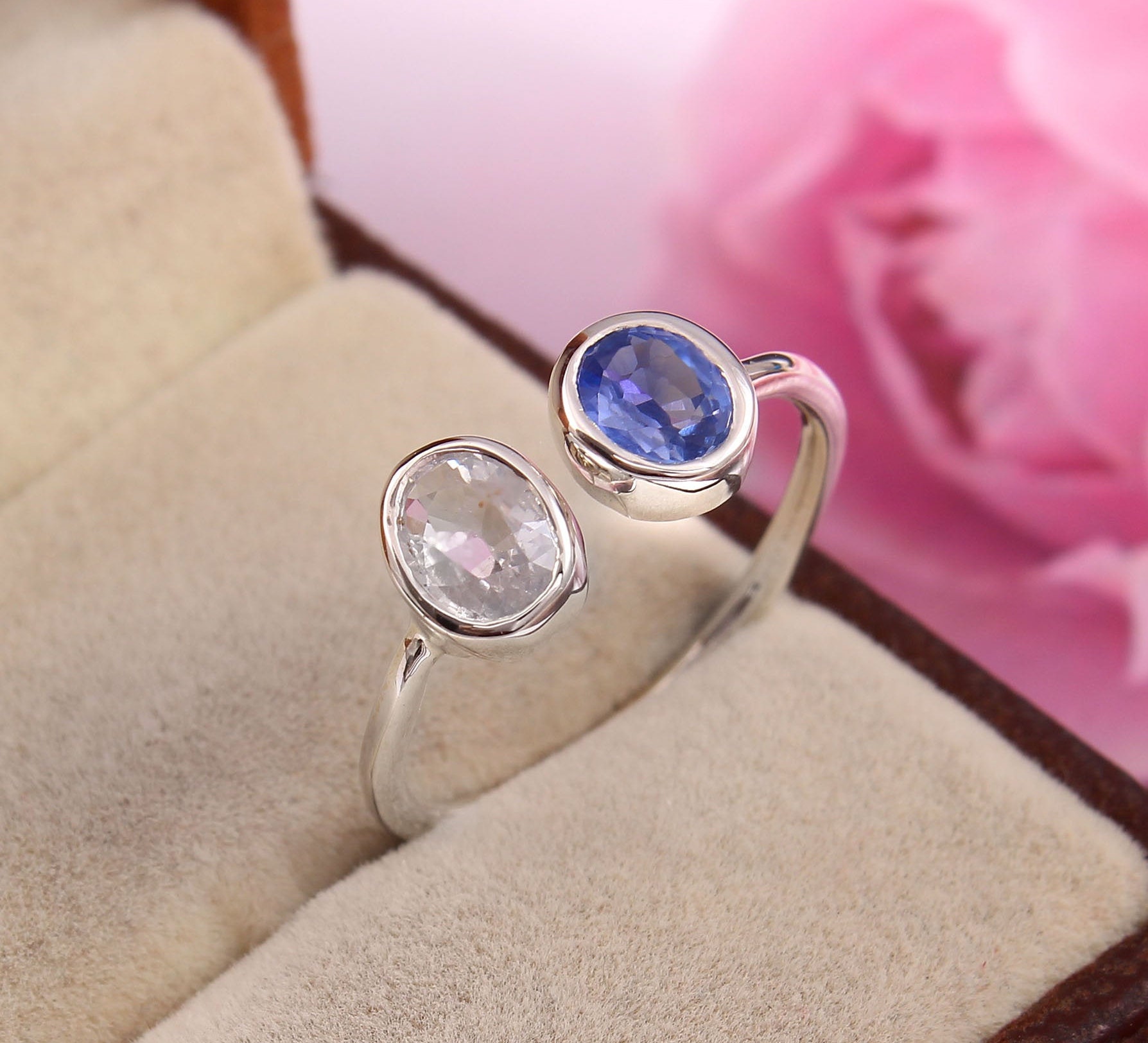 Double stone ring design deals
