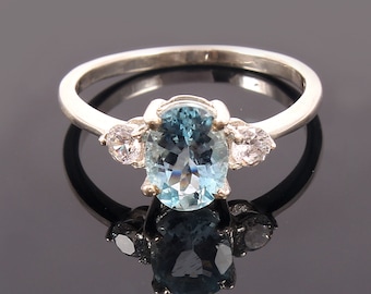 Natural Aquamarine Ring-Oval Cut-925Sterling Silver-Engagement Ring-March Birthstone Ring-Dainty Aquamarine Ring-Statement Ring-Gift For Her