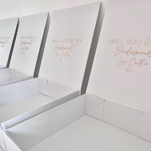Bridesmaid Gift Box | Will you be my Bridesmaid Box | Medium Sized White Luxury Box Magnetic Gift Box | Maid of Honour Box | Bridesmaid Box