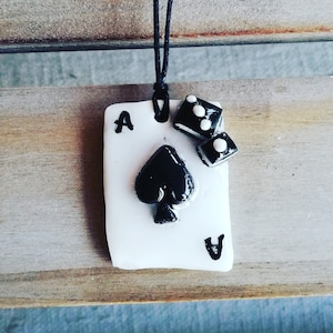 Collier pendentif carte à jouer